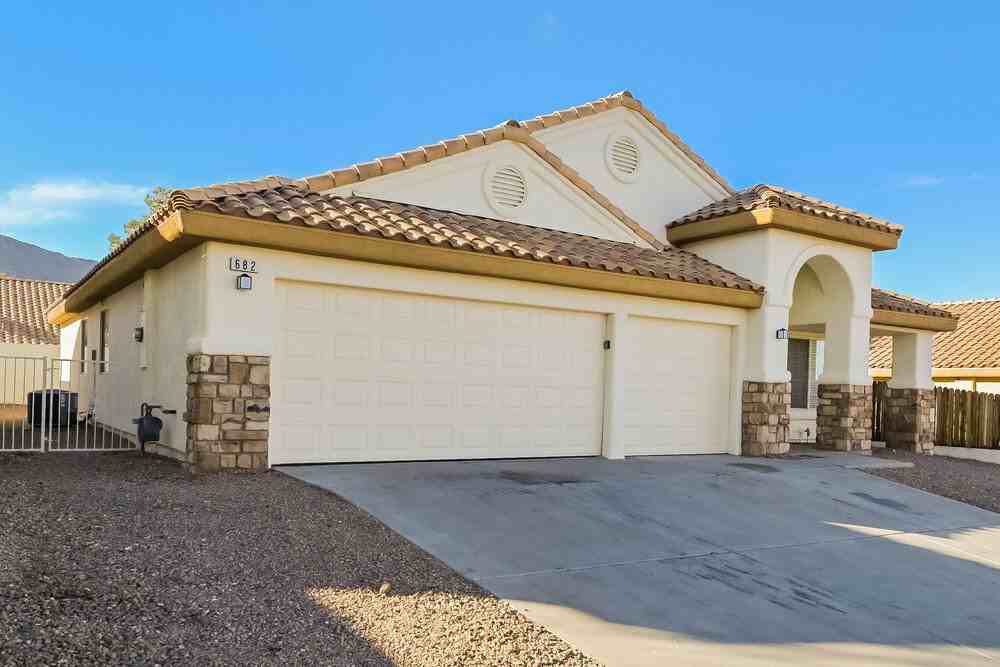 682 Covina Dr - Photo 3 of 19