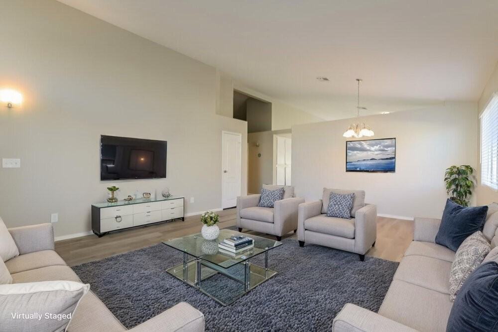 682 Covina Dr - Photo 4 of 19