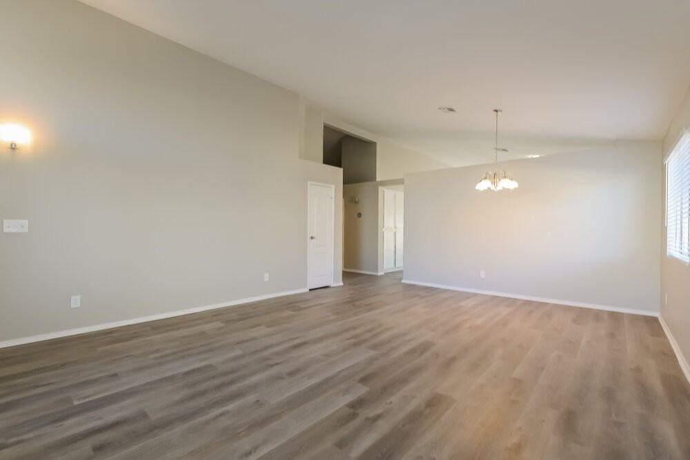 682 Covina Dr - Photo 5 of 19