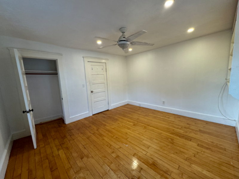 658 Stevens St - Photo 3 of 6