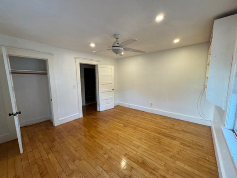 658 Stevens St - Photo 4 of 6