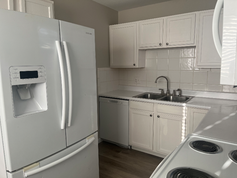 210 S Brentwood St - Photo 2 of 16