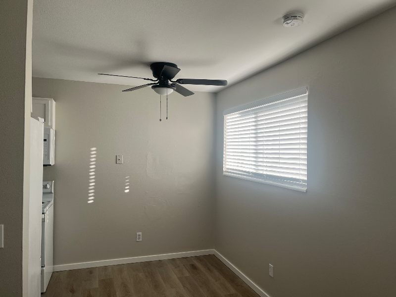 210 S Brentwood St - Photo 3 of 16