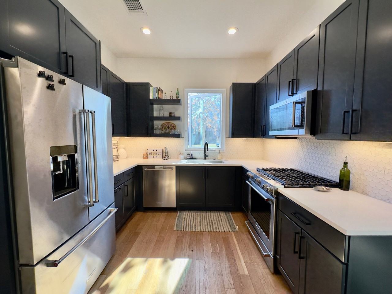 2800 E 22nd St #2 - Photo 3 of 13