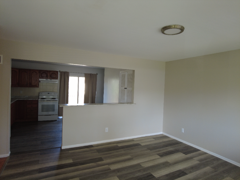 1127 Congress Ave - Photo 2 of 19
