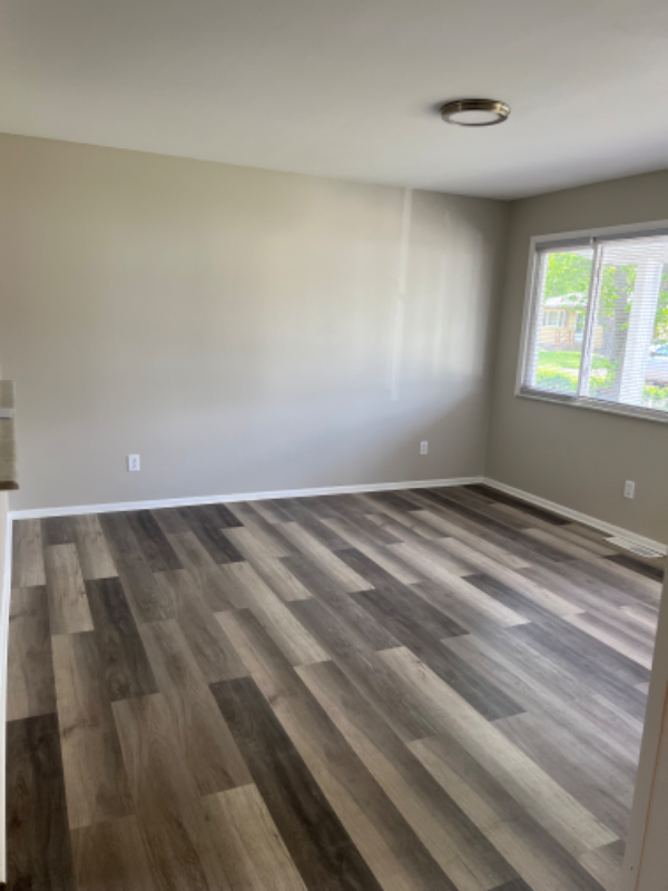 1127 Congress Ave - Photo 7 of 8