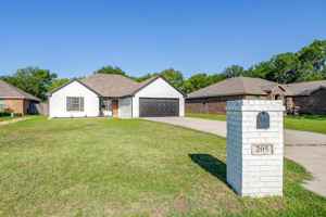 featured image of 205 Shady Ln
