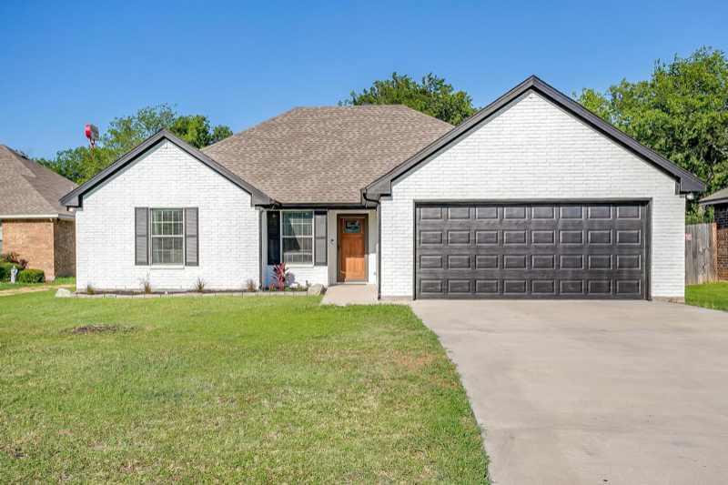 205 Shady Ln - Photo 2 of 33