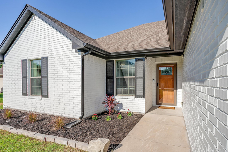 205 Shady Ln - Photo 3 of 33
