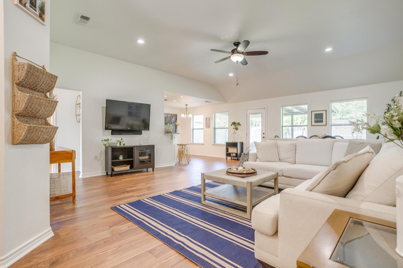 205 Shady Ln - Photo 4 of 33