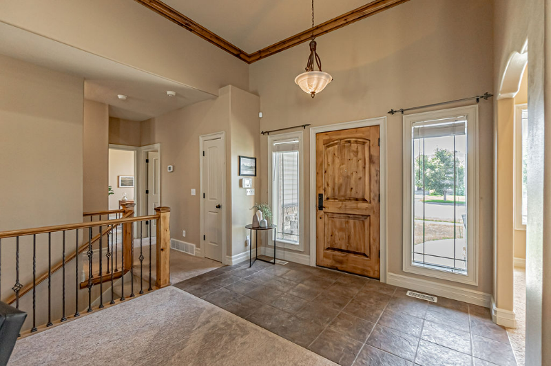 1135 Arrow Point Ln - Photo 3 of 37