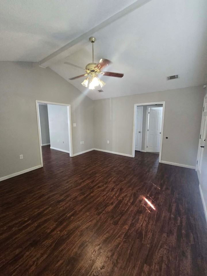 1779 Wayland Park Dr - Photo 2 of 18