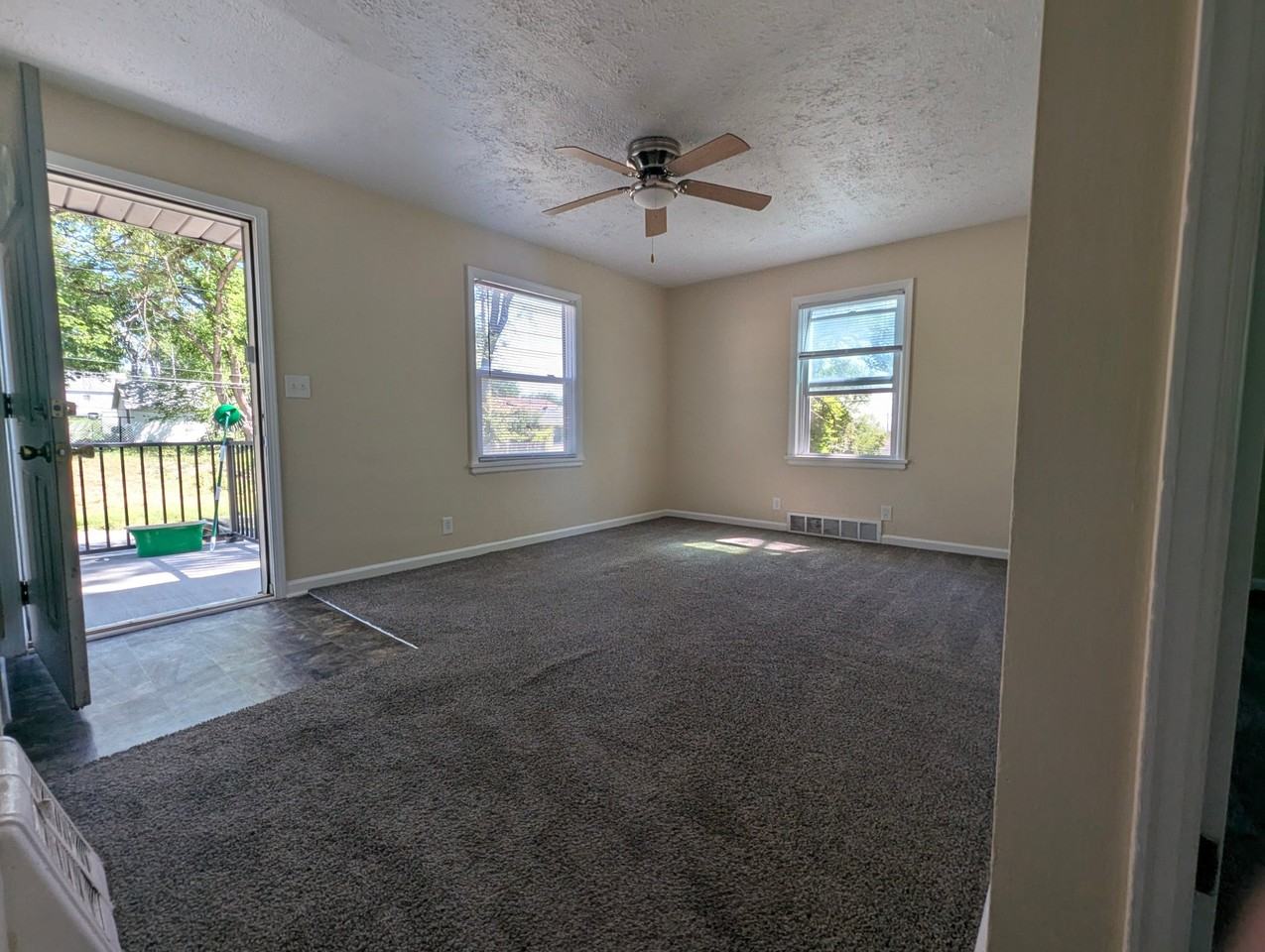 3315 Laurel Ave - Photo 2 of 6