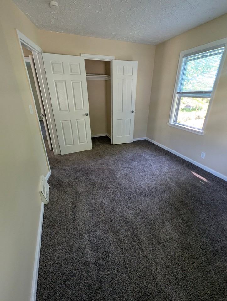 3315 Laurel Ave - Photo 3 of 6