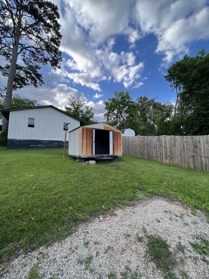 2801 Carson Ave - Photo 4 of 12