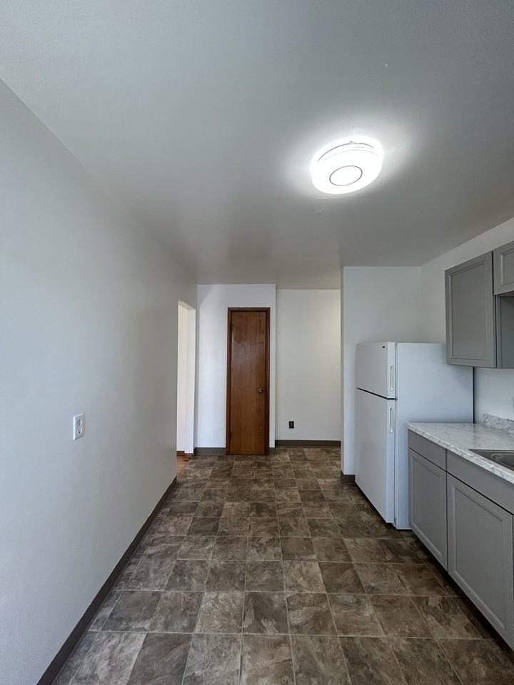 2901 E Wellesley Ave #1 - Photo 2 of 12