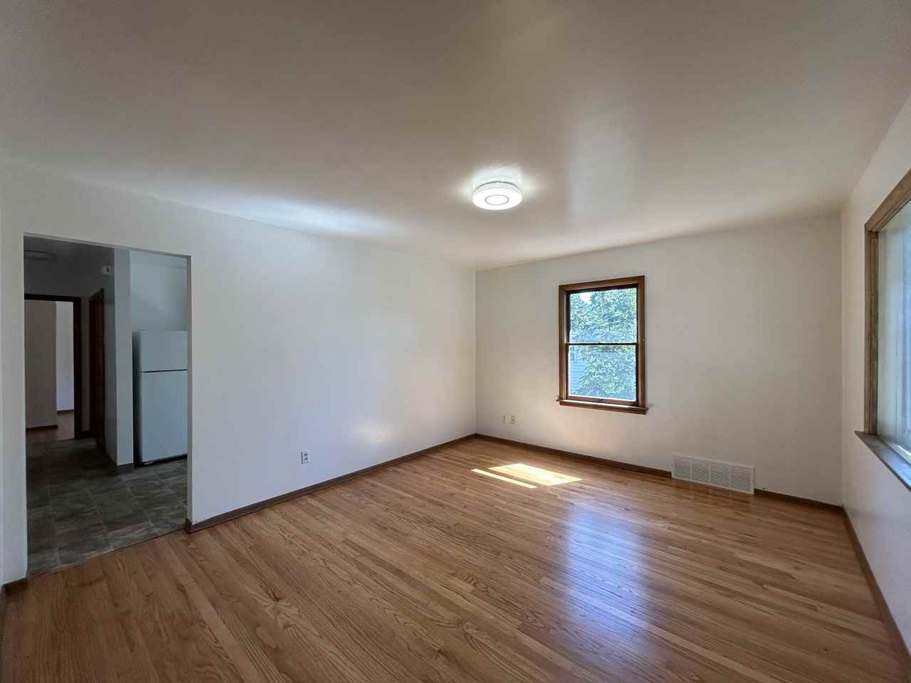 2901 E Wellesley Ave #1 - Photo 4 of 12