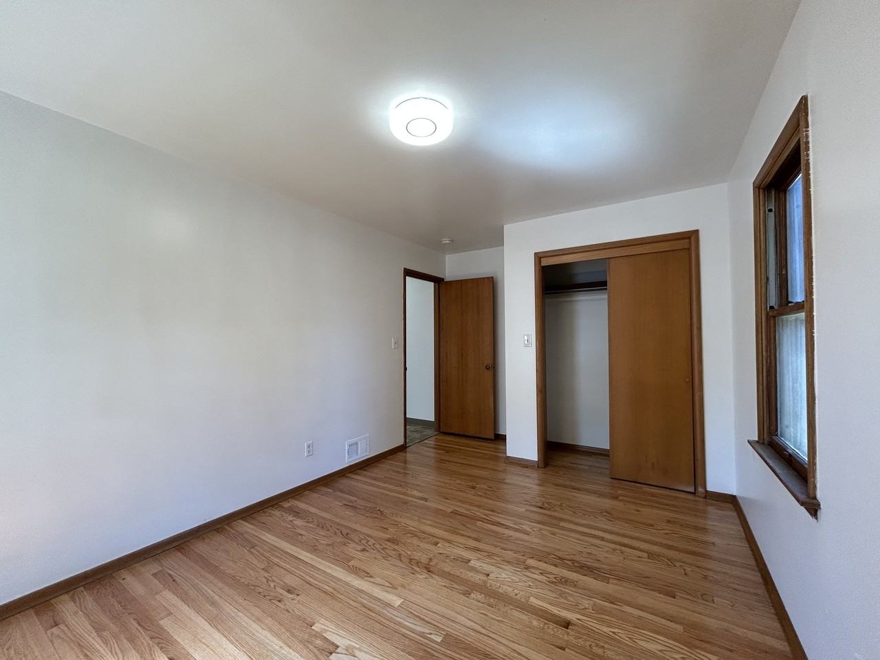 2901 E Wellesley Ave #1 - Photo 6 of 12
