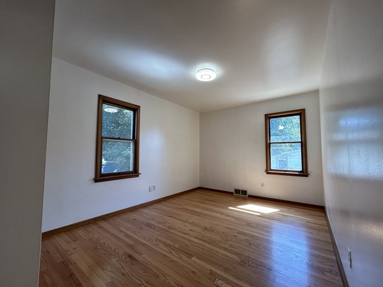 2901 E Wellesley Ave #1 - Photo 7 of 12
