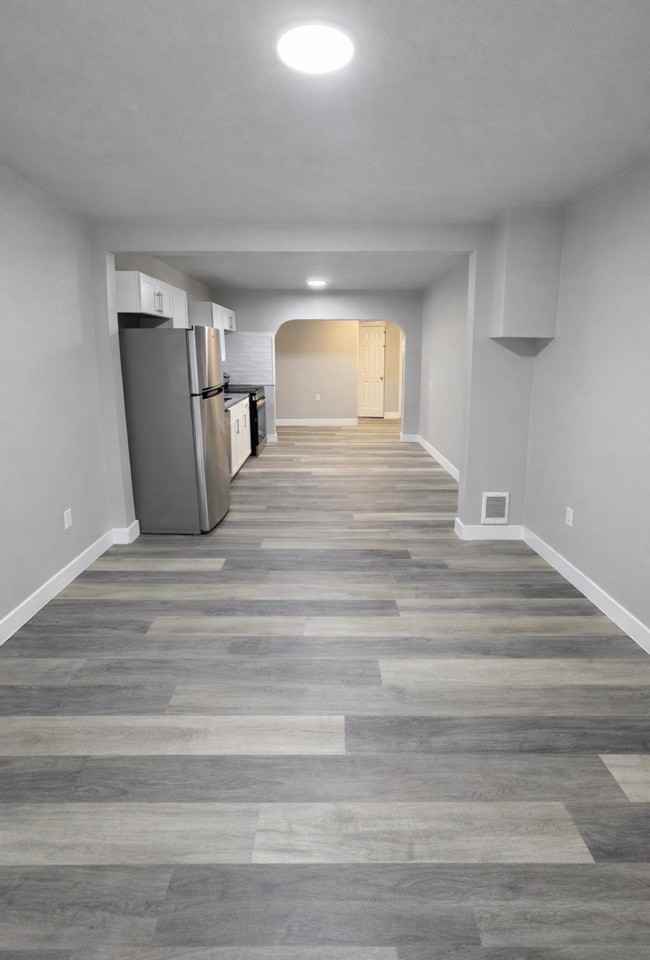 2430 E Monument St - Photo 4 of 11