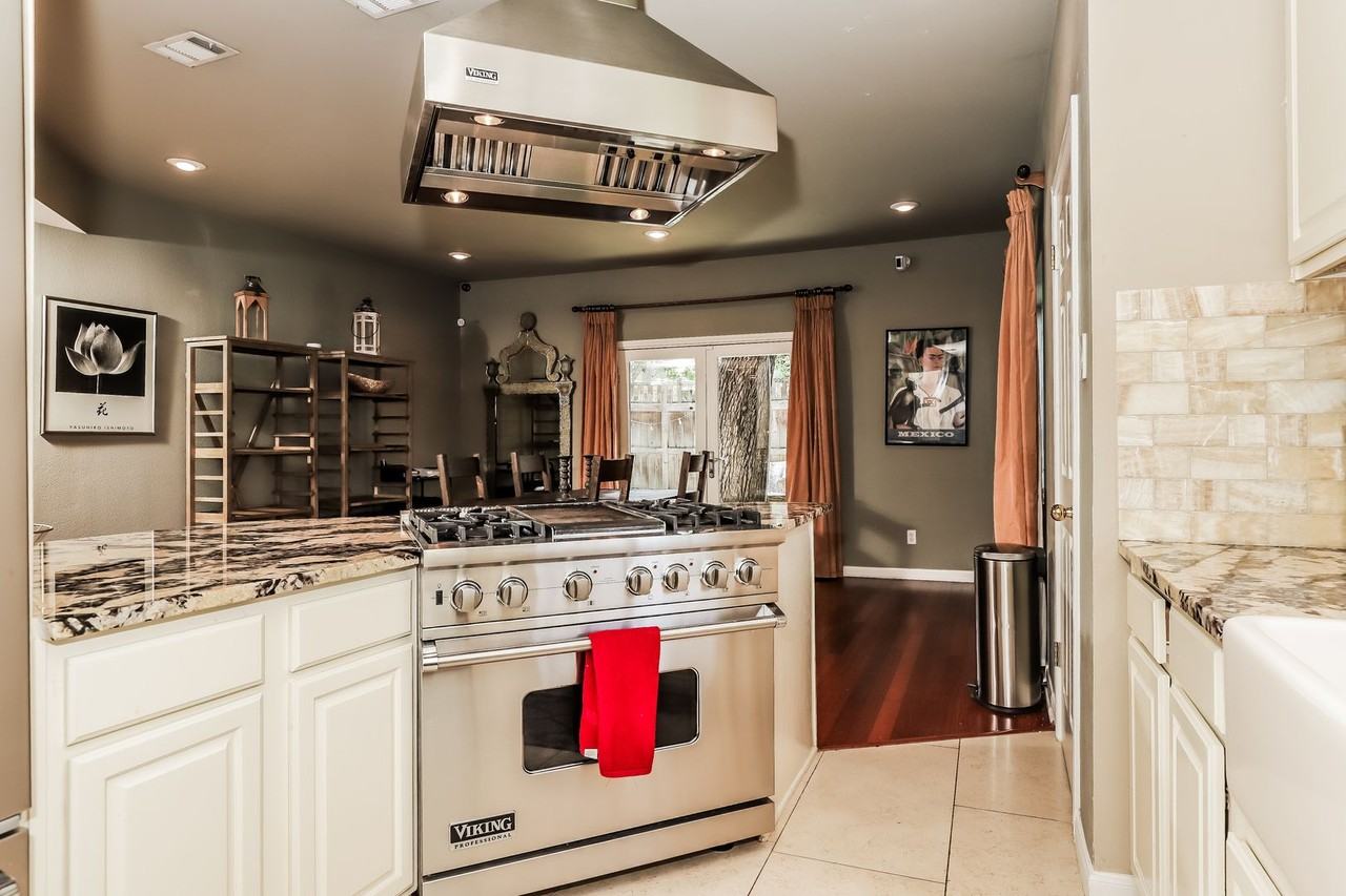 1702 Newning Ave - Photo 5 of 17