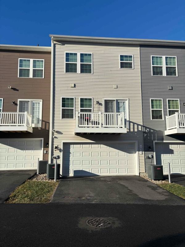 16340 Fife Way - Photo 2 of 11