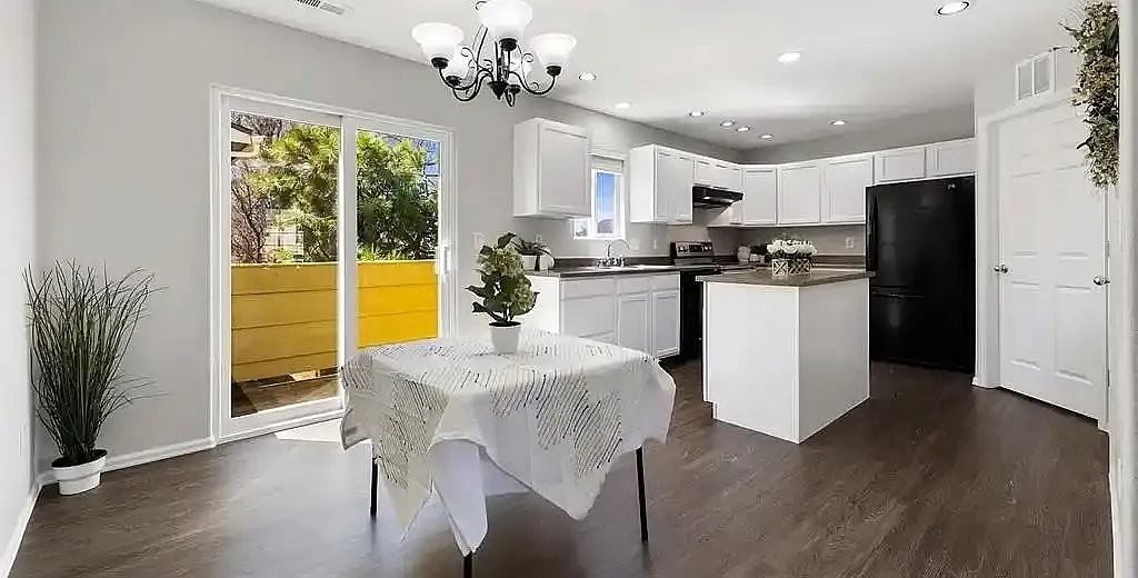 4943 Leland Pt - Photo 2 of 7