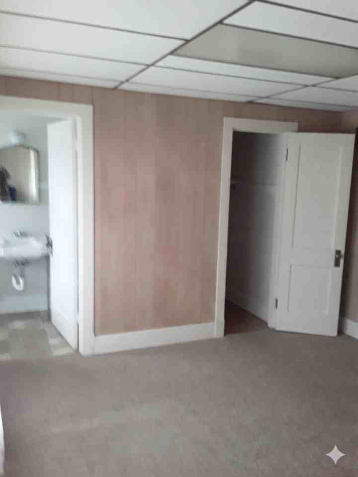 325 E Chestnut St #B - Photo 6 of 10