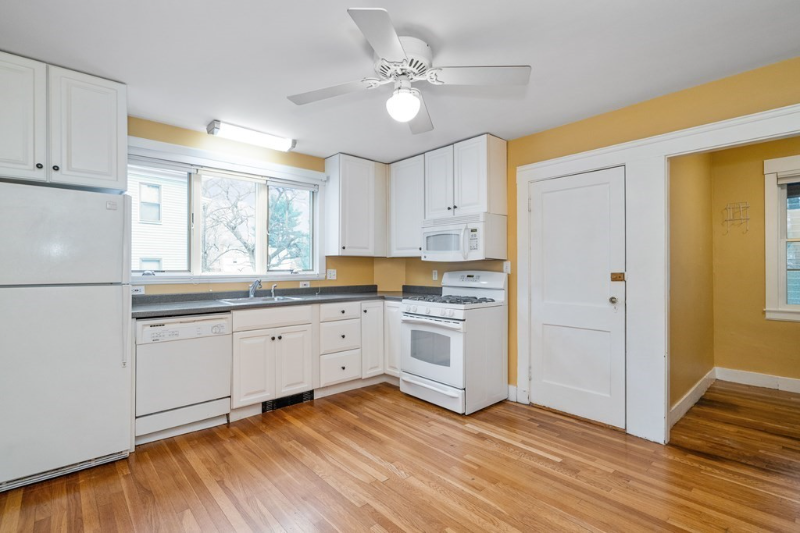 13 Fordham Rd - Photo 7 of 15