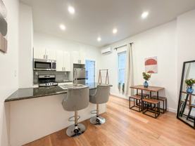 2129 Pine St #2R - Photo 1 of 1