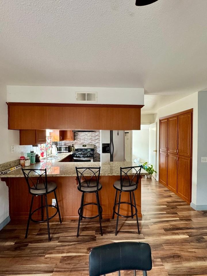 580 Portsmouth Dr #D - Photo 5 of 14