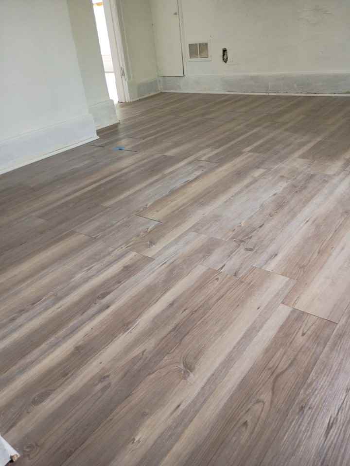 1106 Barrie Ave - Photo 3 of 7