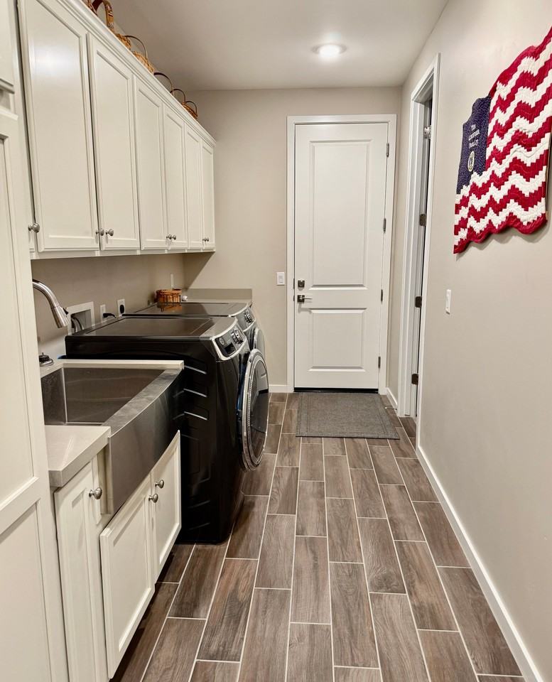 17229 W Butler Ave - Photo 4 of 18