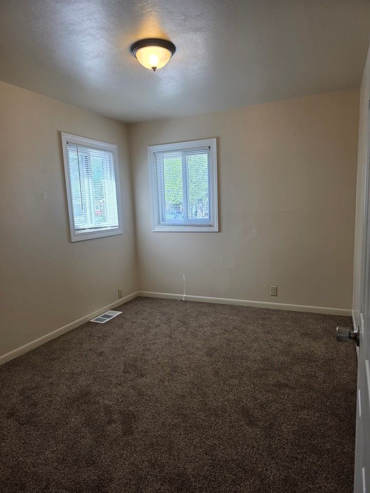 238 Terry Ave #1 - Photo 7 of 12