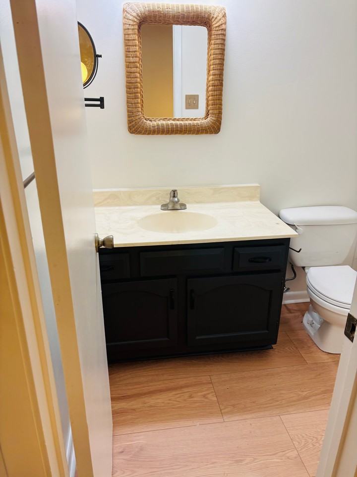 1556 Beachview Dr - Photo 4 of 8
