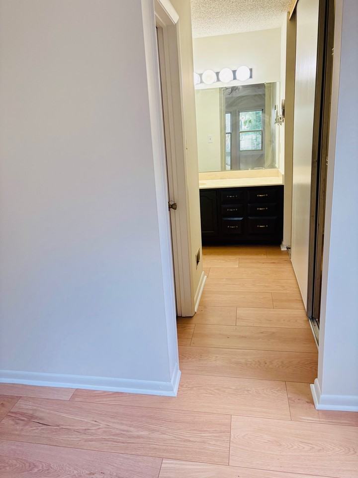 1556 Beachview Dr - Photo 5 of 8