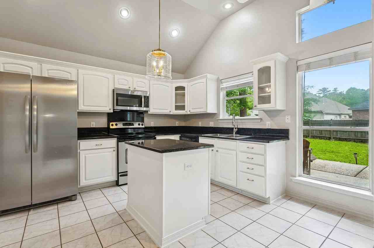 2342 Doe Ct - Photo 5 of 16