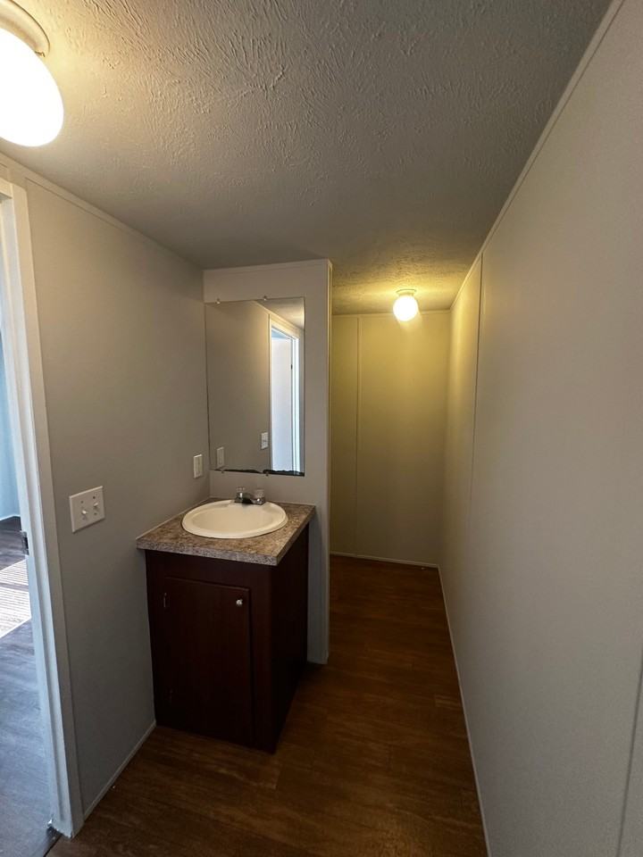 7775 Florida Blvd - Photo 3 of 13