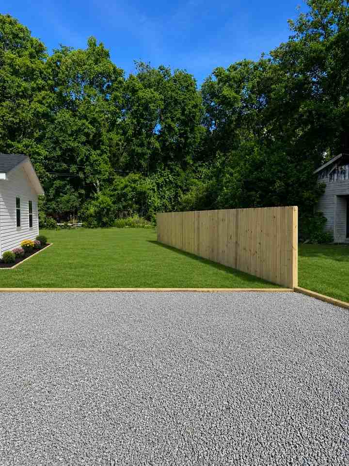 1850 Circle Dr - Photo 2 of 14
