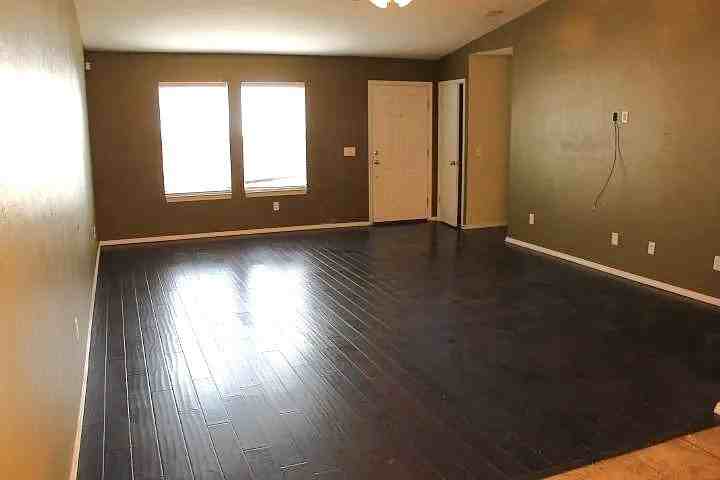 1804 Nw 145th St - Photo 4 of 8