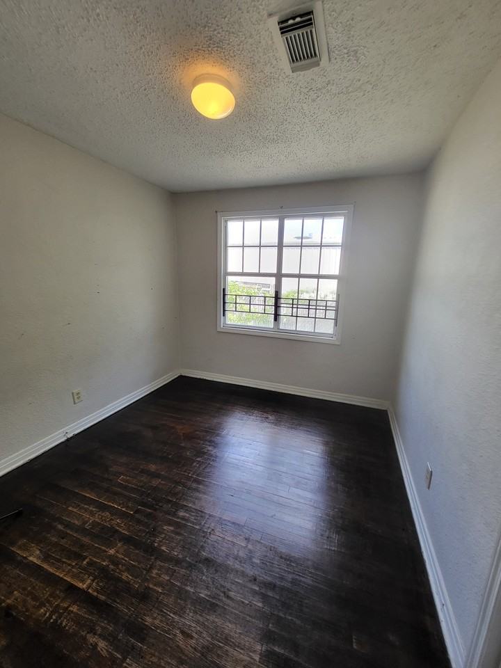 330 W 26th St #330W26thST - Photo 7 of 11