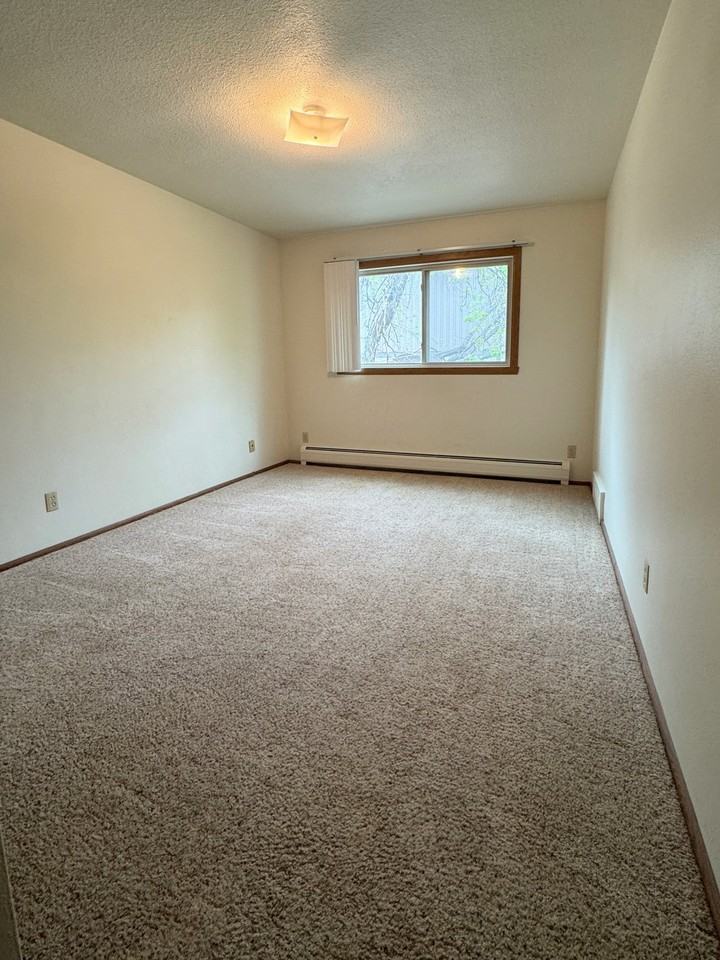 910 8th St S #10 - Photo 4 of 8
