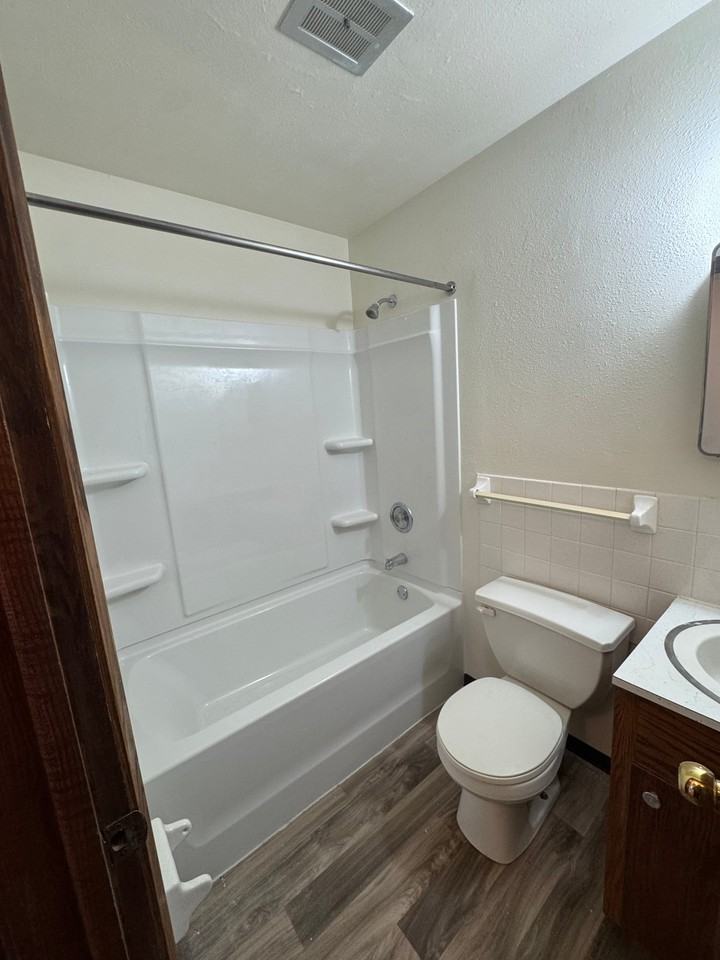 910 8th St S #10 - Photo 7 of 8