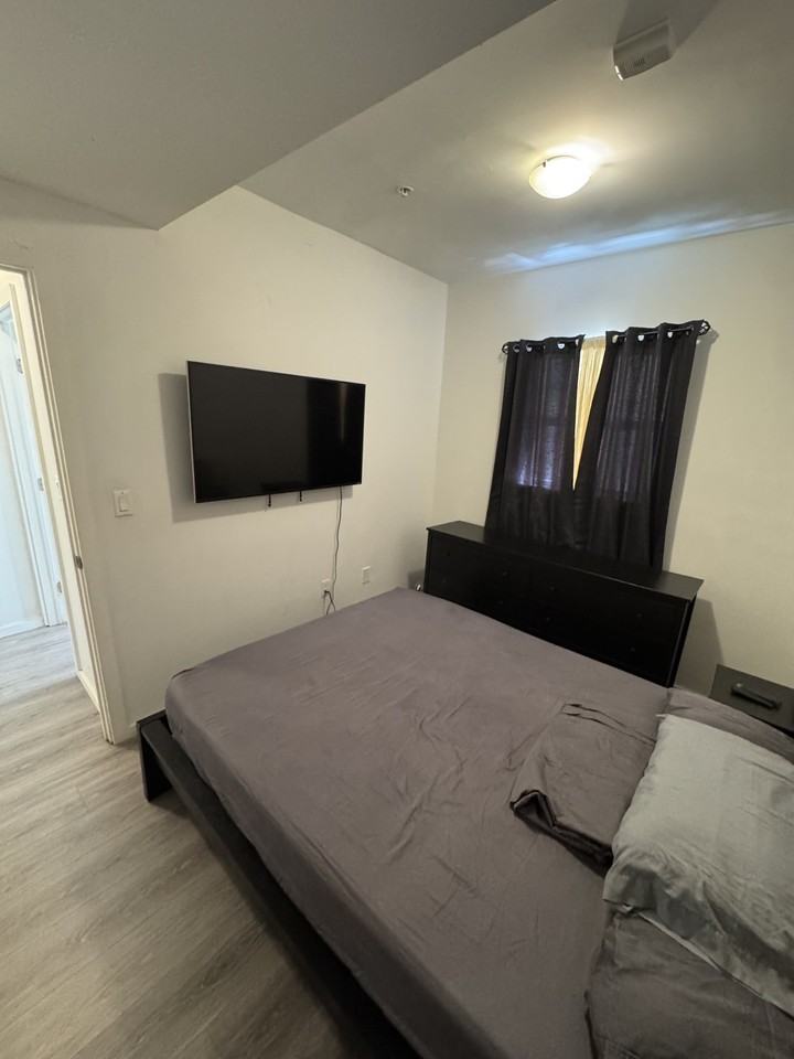 810 7th St #106 - Photo 2 of 5