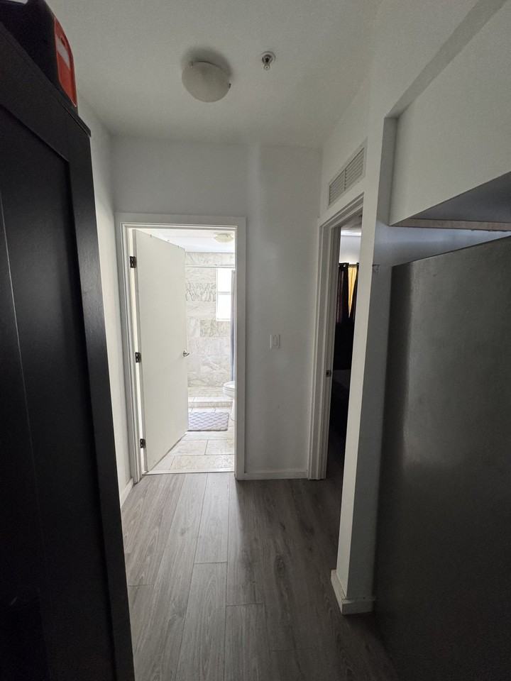 810 7th St #106 - Photo 5 of 5