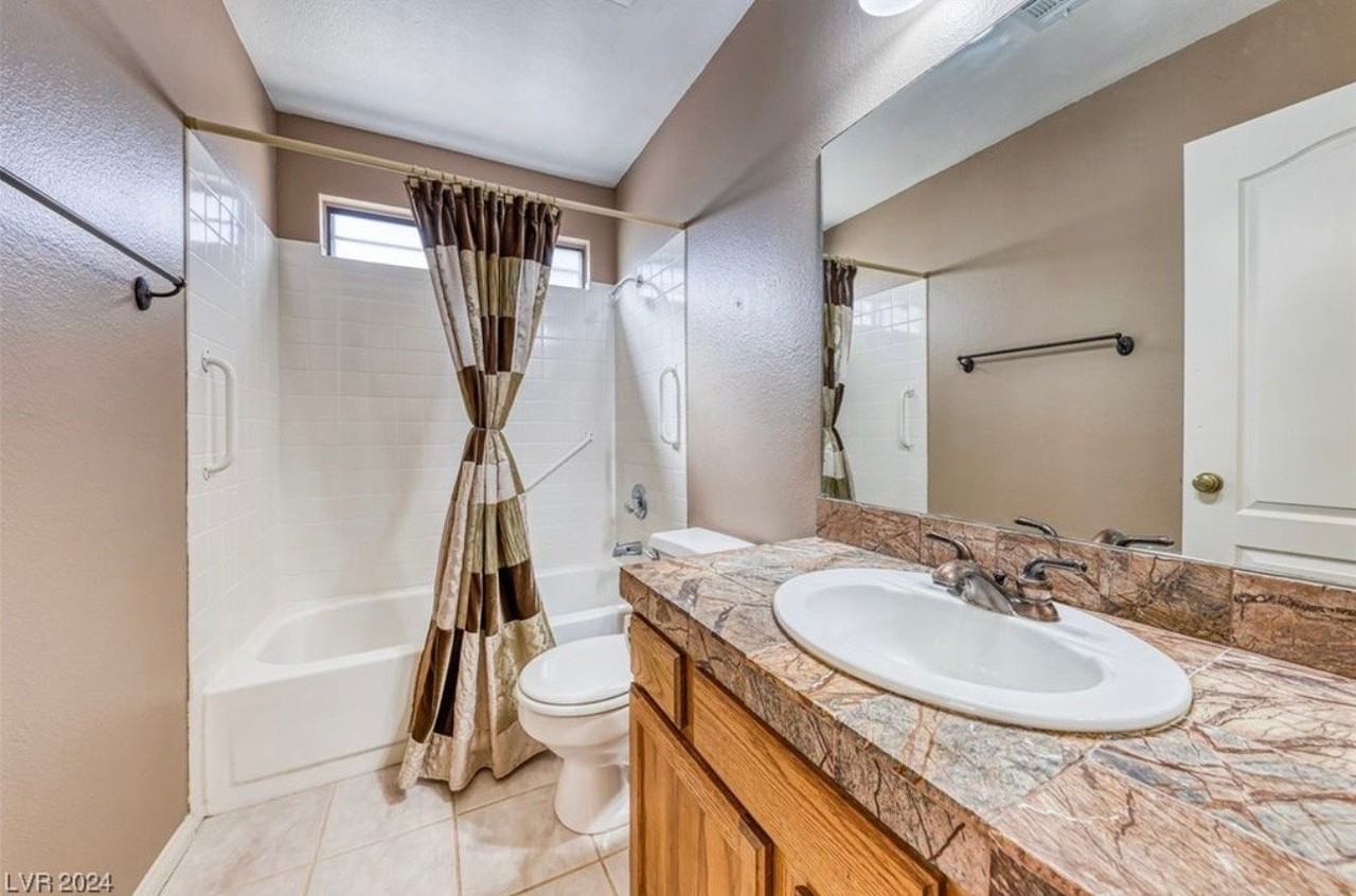 348 Faulkner Ct - Photo 4 of 11