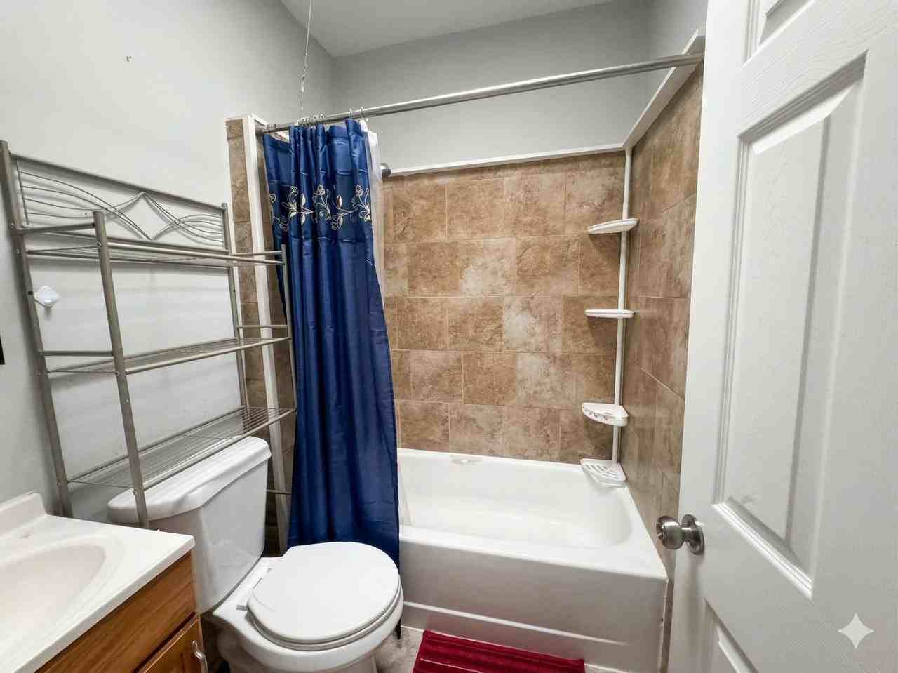 2518 Barclay St ##Md - Photo 2 of 3