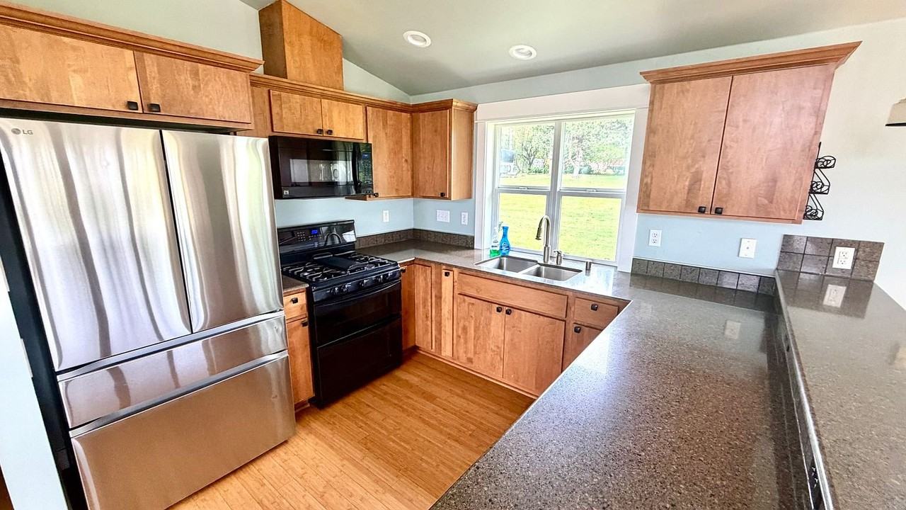 5469 S Shore Dr - Photo 3 of 20