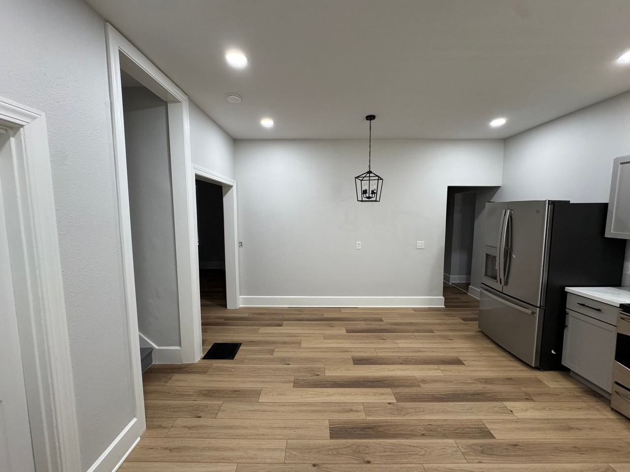 1016 S Church St - Photo 3 of 15