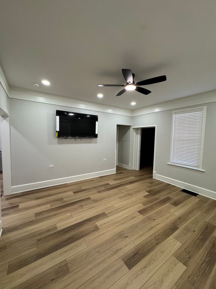 1016 S Church St - Photo 6 of 15
